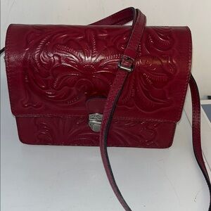 PATRICIA NASH LOCRI LEATHER BAG IN RED COLOR WITH TOOLED FLOWER PATTERN